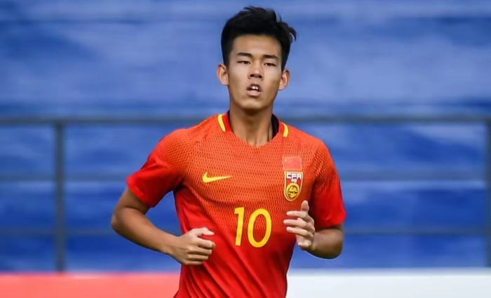 何小珂苏超传闻遭辟谣 将回归青岛西海岸备战中