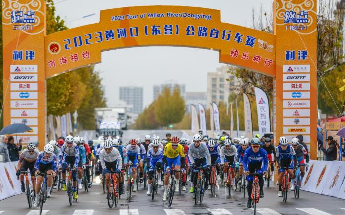 雨中苦战利津站：黄衫易主，拉曼2秒险胜夺冠，